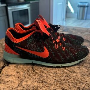 Rare Nike Free 5.0 TR Fit Black,Coral, Teal Patterned Sneakers